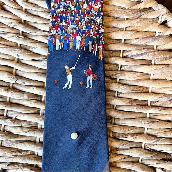 Vicky Davis 100% Silk Par 3 Golf Scene Golf Ball Tie - Picture 8 of 15